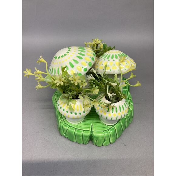 Ceramic Spring Time Statue - Frogs, Mushrooms, Plants Figurine - 6”Hx8”Lx6.5”W - Picture 8 of 11